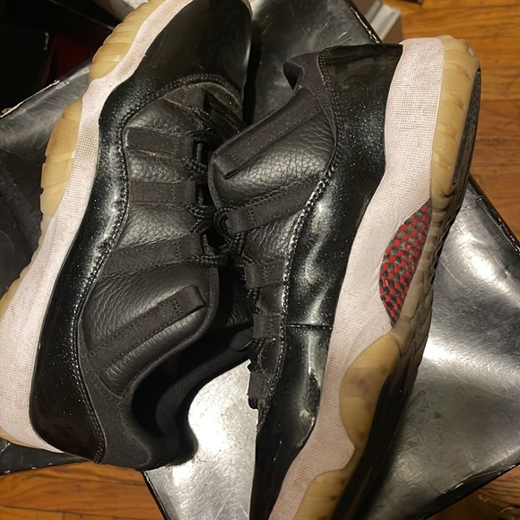 Retro 11 - Picture 2 of 3